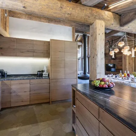 Шале Chalet Gstaad: Exclusive Luxury In The Swiss Alps Гштад
